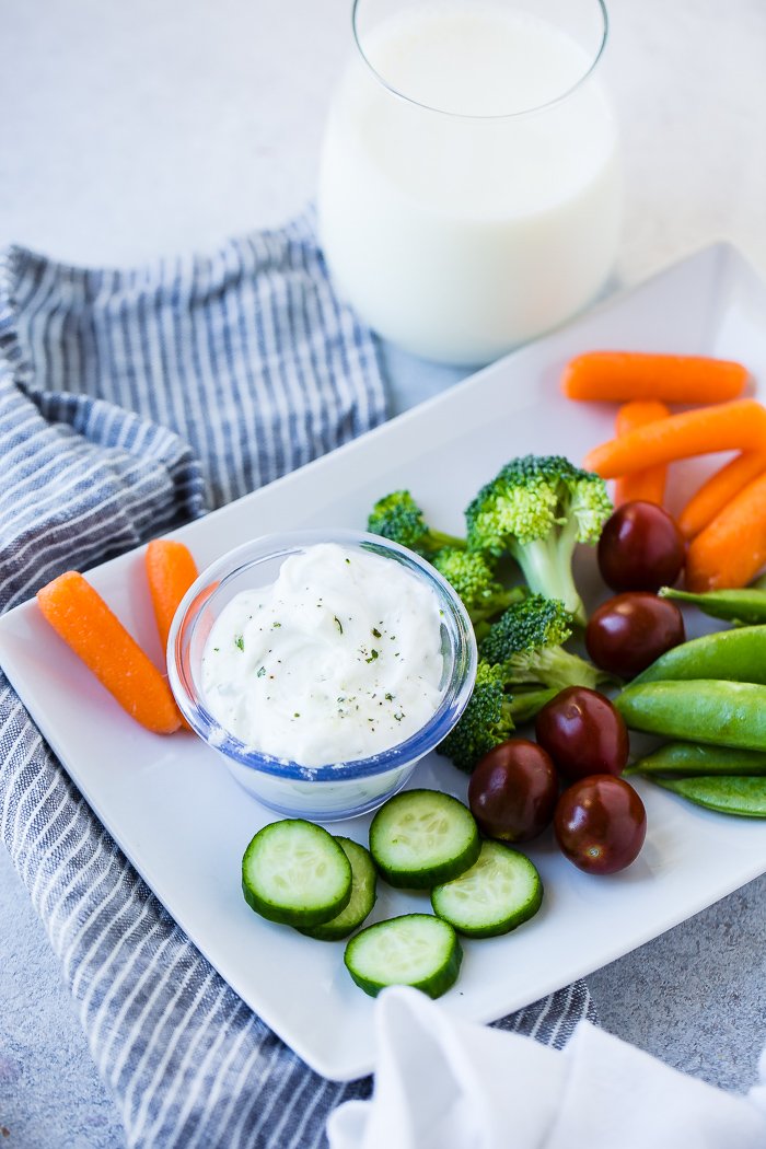healthy-greek-yogurt-ranch-dip-for-veggies-2-1.jpg