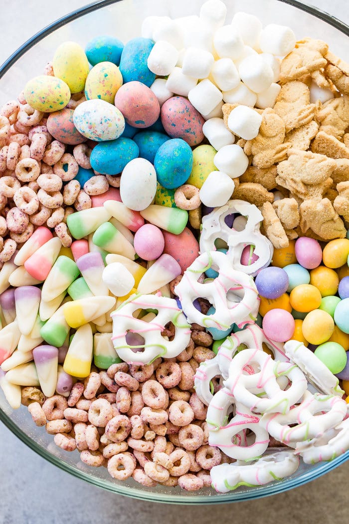 uick-and-easy-5-minute-easter-snack-mix-4-700x1050.jpg